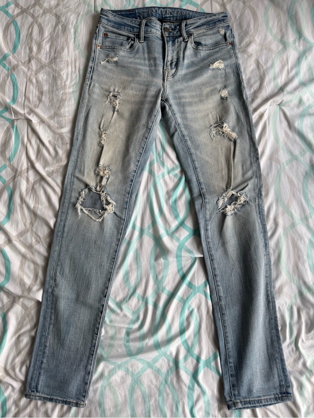 American Eagle Outfitters Light Blue Distressed Skinny Jeans